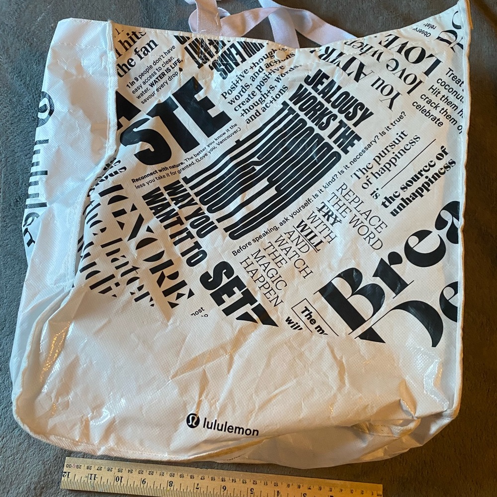 3/$20 Lulumon shopping bag black white